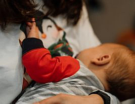 My Breastfed Baby is Clingy – Myth Busted